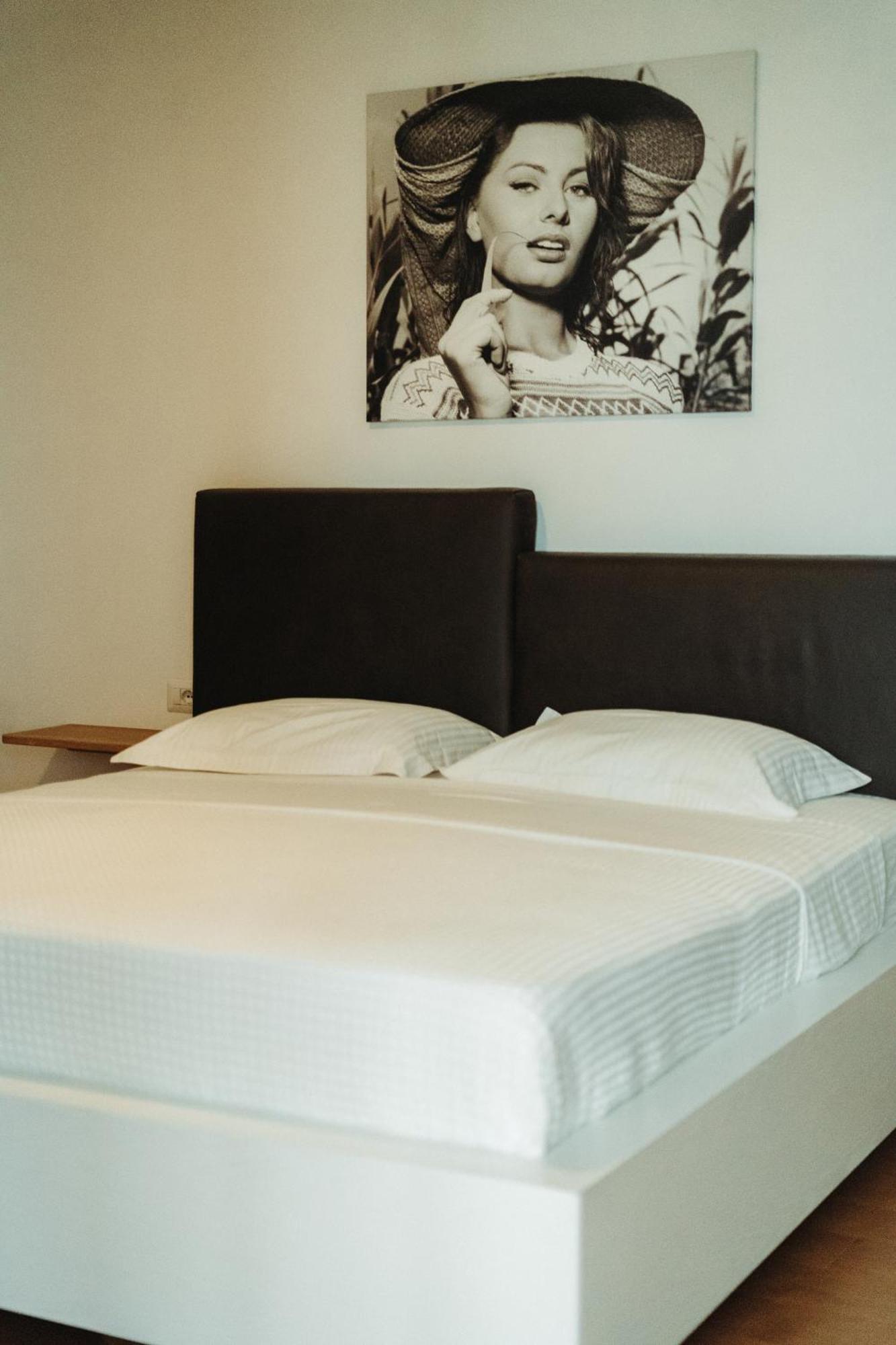 Beachfront Marilyn Durres Luaran gambar